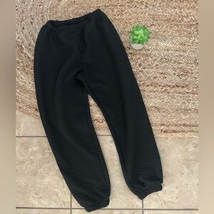 BLACK QUILTED SWEATS